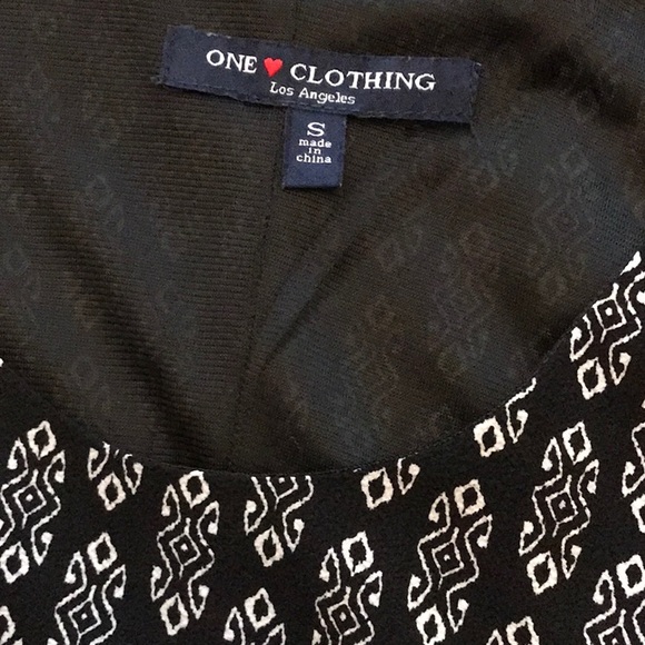 Lined sleeveless swing dress - Picture 3 of 4